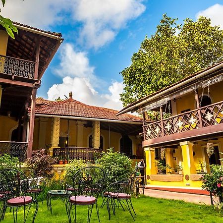 Casa Menezes - A Heritage Goan Homestay Bambolim Buitenkant foto