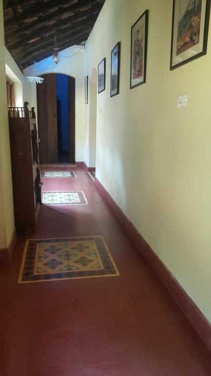 Casa Menezes - A Heritage Goan Homestay Bambolim Kamer foto