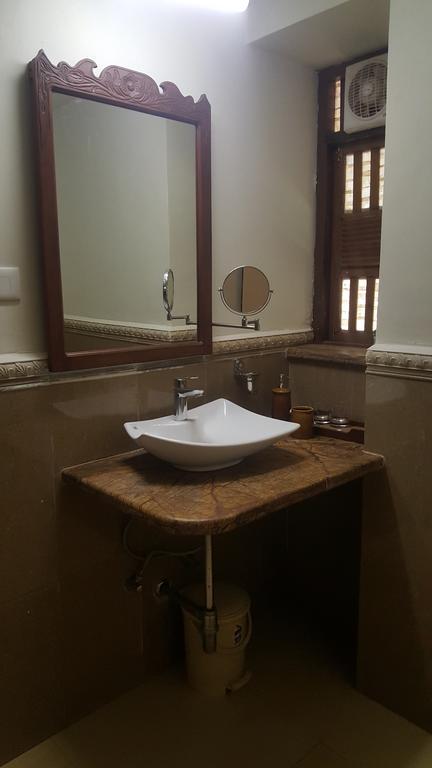 Casa Menezes - A Heritage Goan Homestay Bambolim Kamer foto