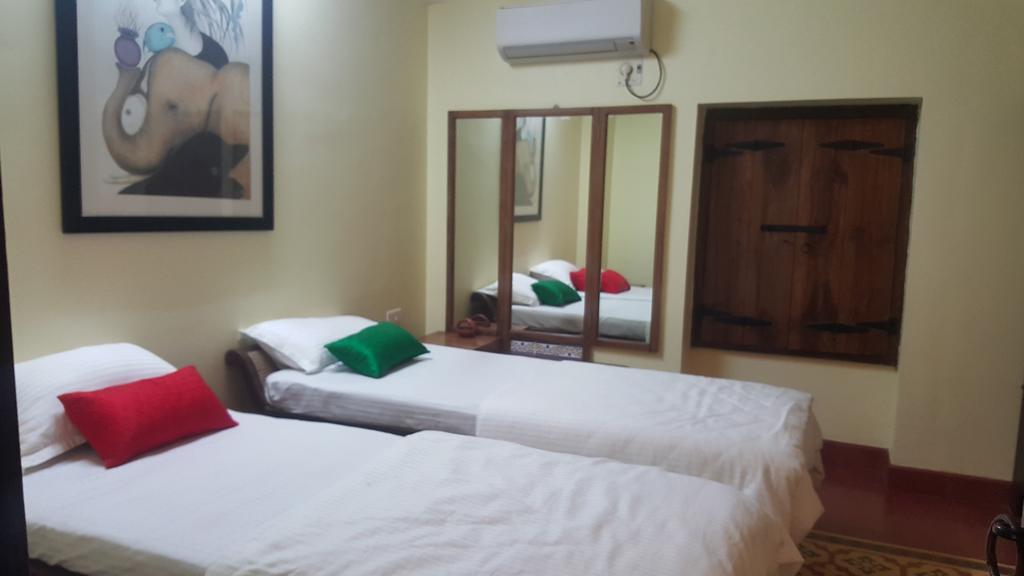 Casa Menezes - A Heritage Goan Homestay Bambolim Kamer foto