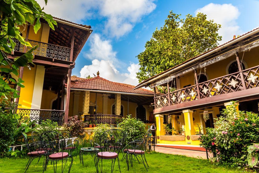 Casa Menezes - A Heritage Goan Homestay Bambolim Buitenkant foto