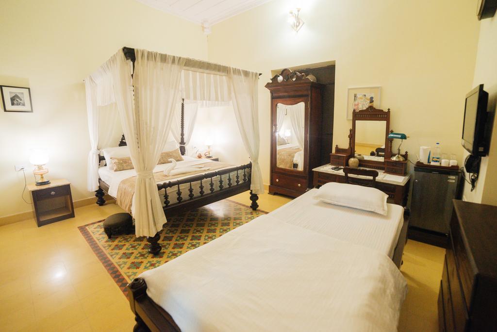 Casa Menezes - A Heritage Goan Homestay Bambolim Buitenkant foto