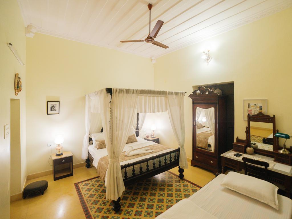 Casa Menezes - A Heritage Goan Homestay Bambolim Buitenkant foto