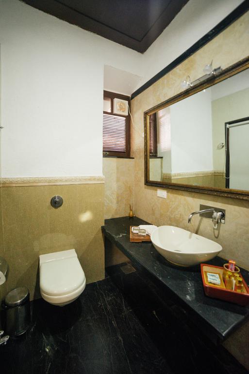 Casa Menezes - A Heritage Goan Homestay Bambolim Buitenkant foto