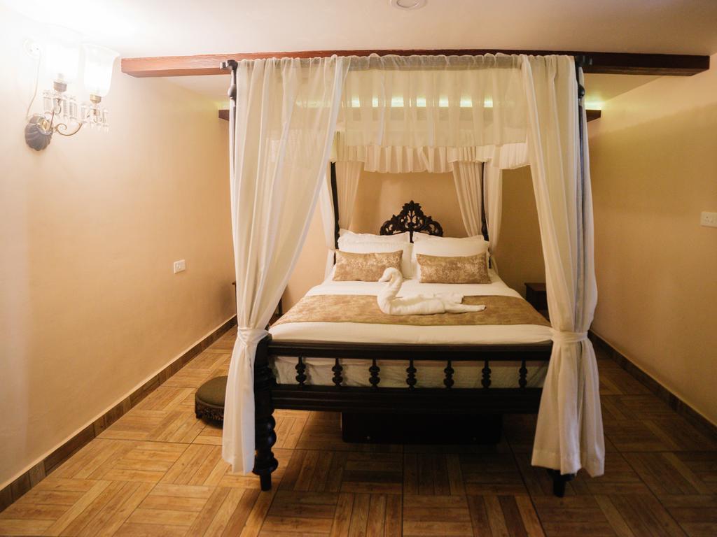 Casa Menezes - A Heritage Goan Homestay Bambolim Buitenkant foto