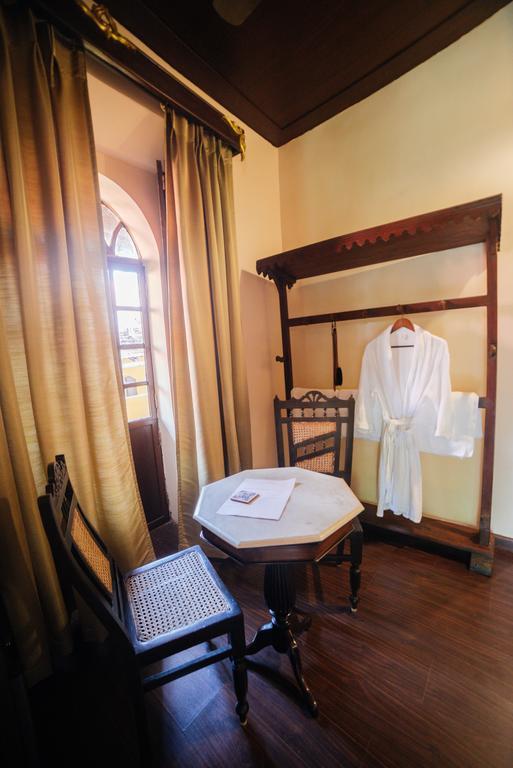 Casa Menezes - A Heritage Goan Homestay Bambolim Buitenkant foto