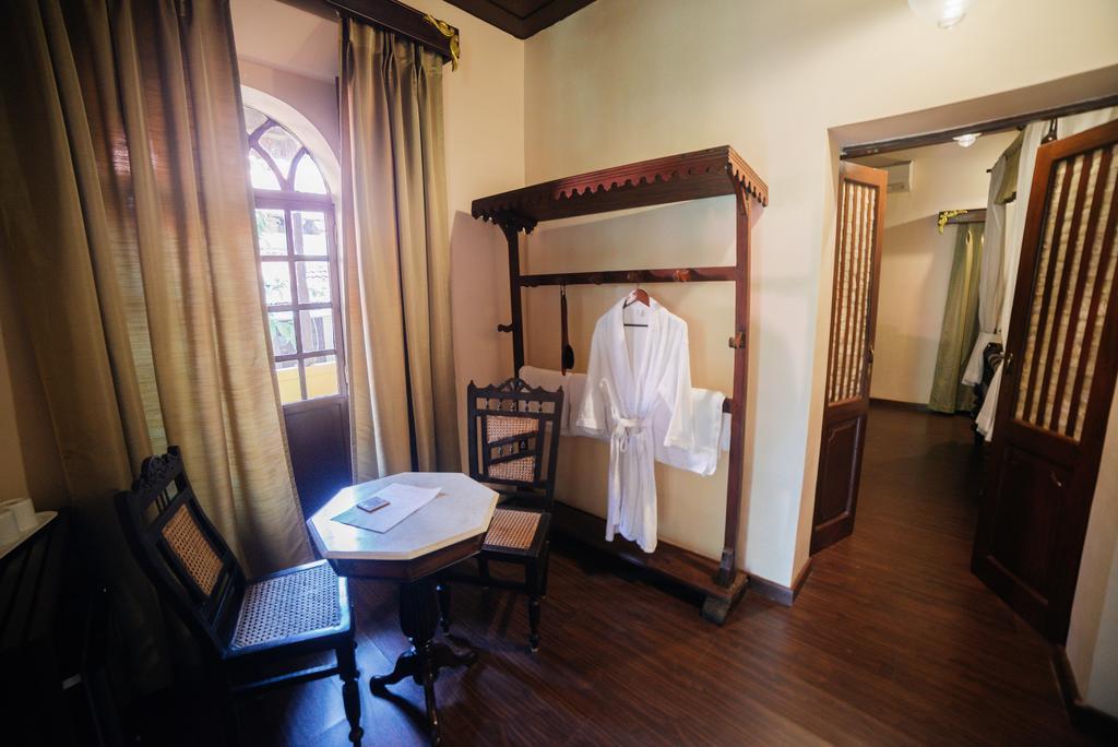 Casa Menezes - A Heritage Goan Homestay Bambolim Buitenkant foto