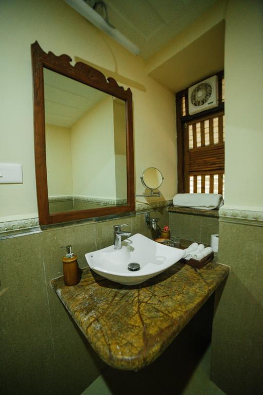Casa Menezes - A Heritage Goan Homestay Bambolim Buitenkant foto