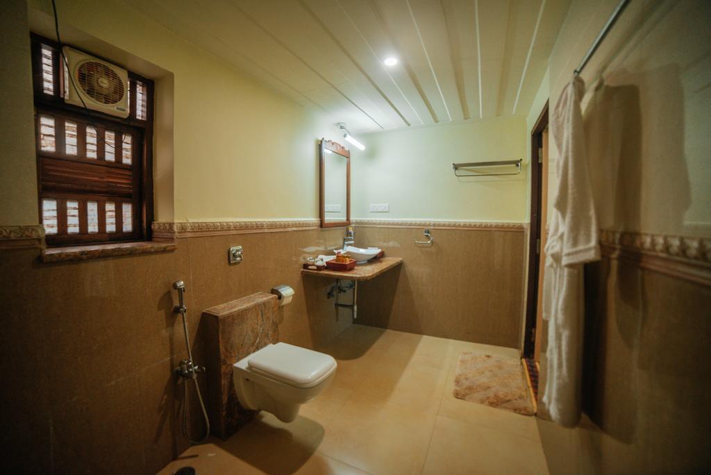 Casa Menezes - A Heritage Goan Homestay Bambolim Buitenkant foto