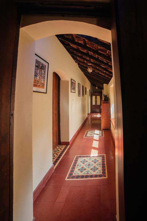 Casa Menezes - A Heritage Goan Homestay Bambolim Buitenkant foto